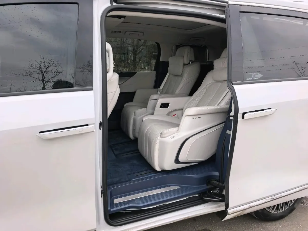 2025 Buick GL8 2.0T 237HP L4 9AT,autocango,china used car exporter,china ev exporter,chinese used car exporter,chinese used ev exporter