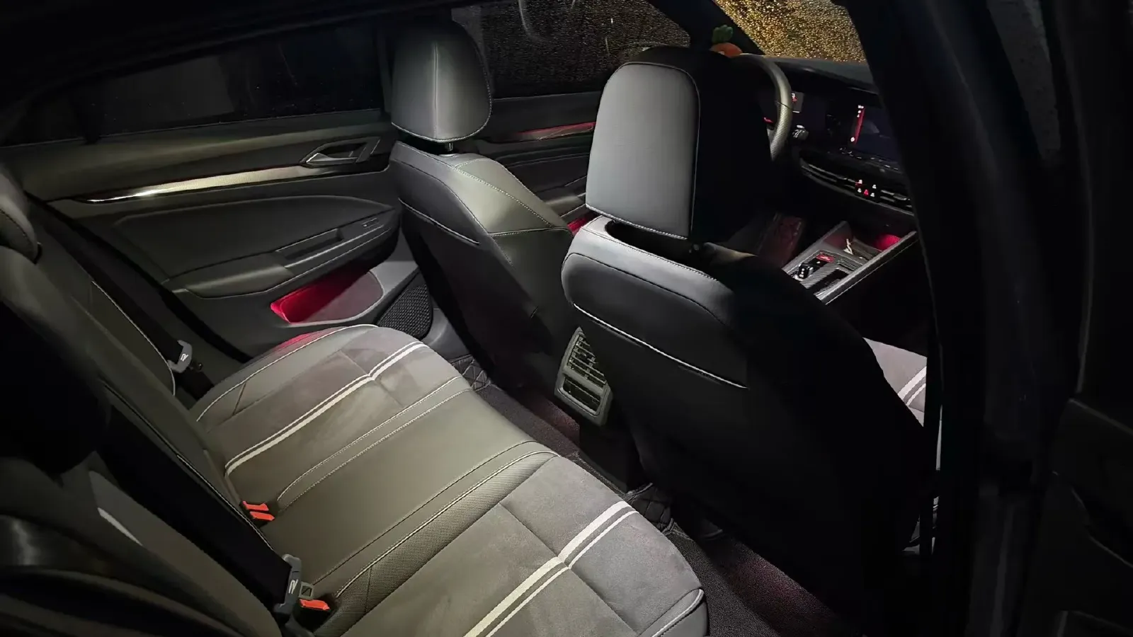 2024 Volkswagen Golf 1.4T 150HP L4 7DCT,autocango,china used car exporter,china ev exporter,chinese used car exporter,chinese used ev exporter