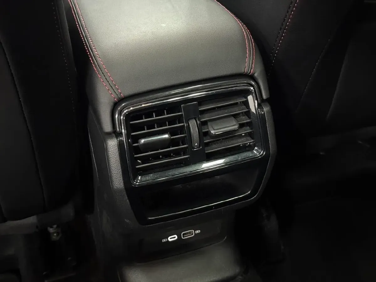 2022 Skoda Karoq 1.4T 150HP L4 7DCT,autocango,china used car exporter,china ev exporter,chinese used car exporter,chinese used ev exporter