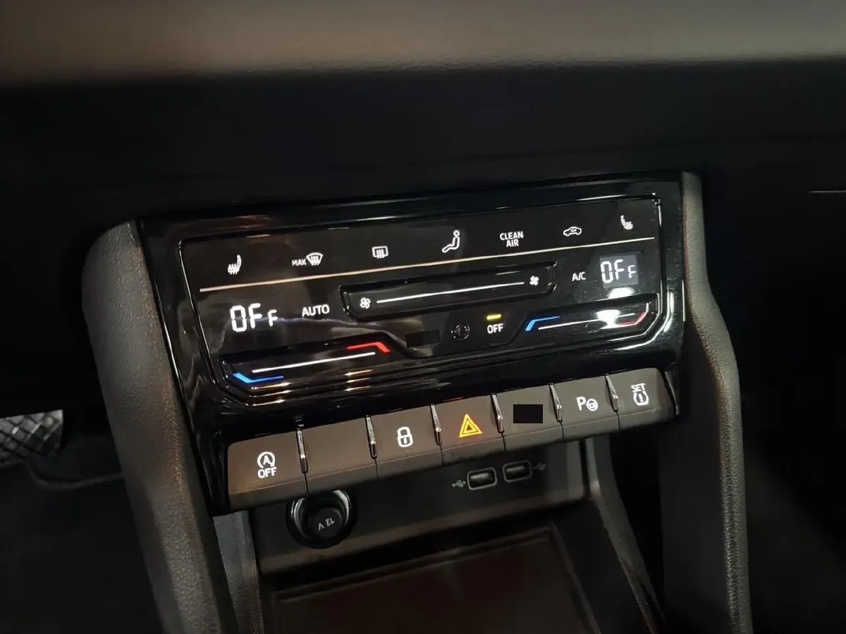 2022 Skoda Karoq 1.4T 150HP L4 7DCT,autocango,china used car exporter,china ev exporter,chinese used car exporter,chinese used ev exporter