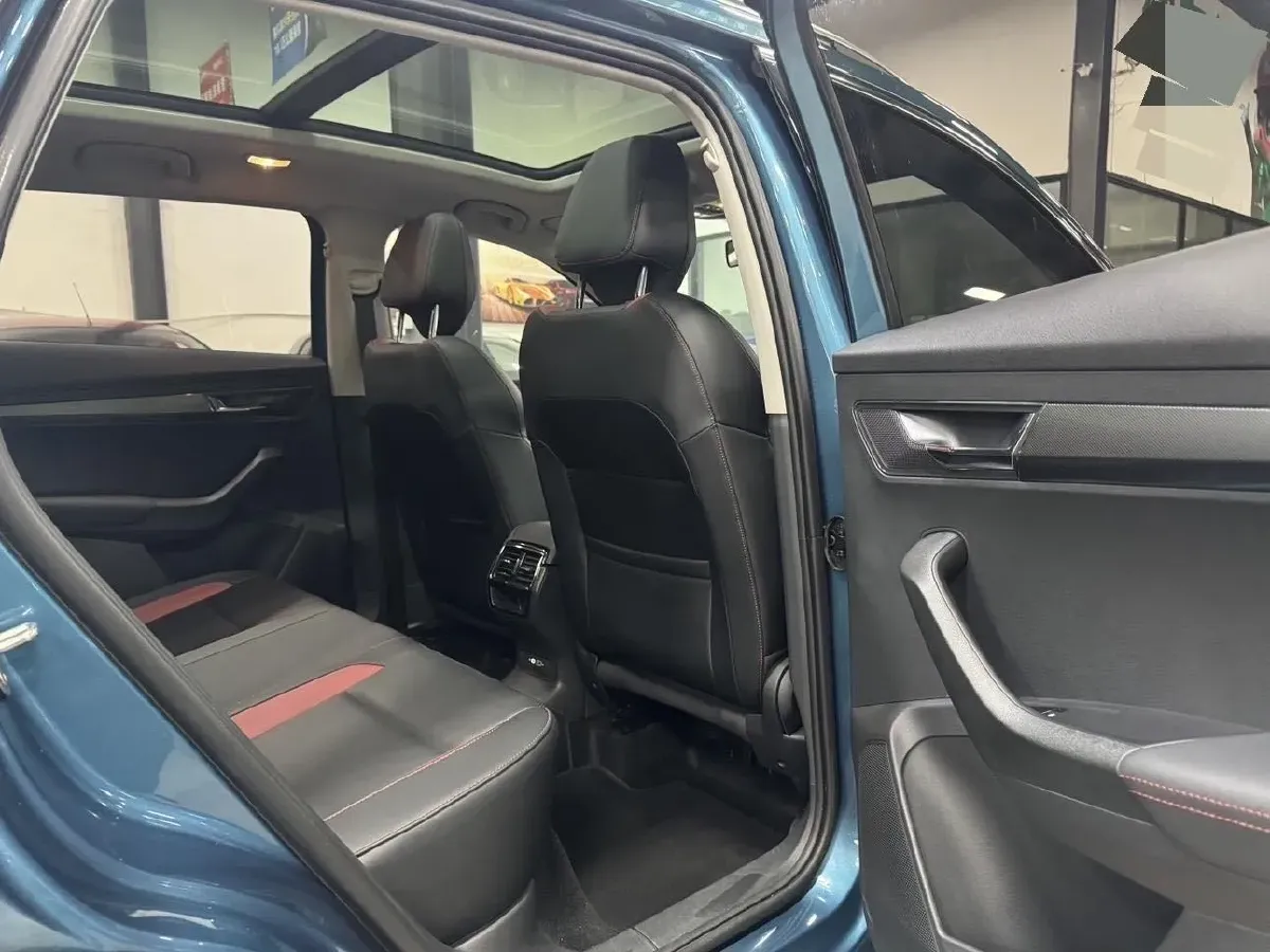 2022 Skoda Karoq 1.4T 150HP L4 7DCT,autocango,china used car exporter,china ev exporter,chinese used car exporter,chinese used ev exporter