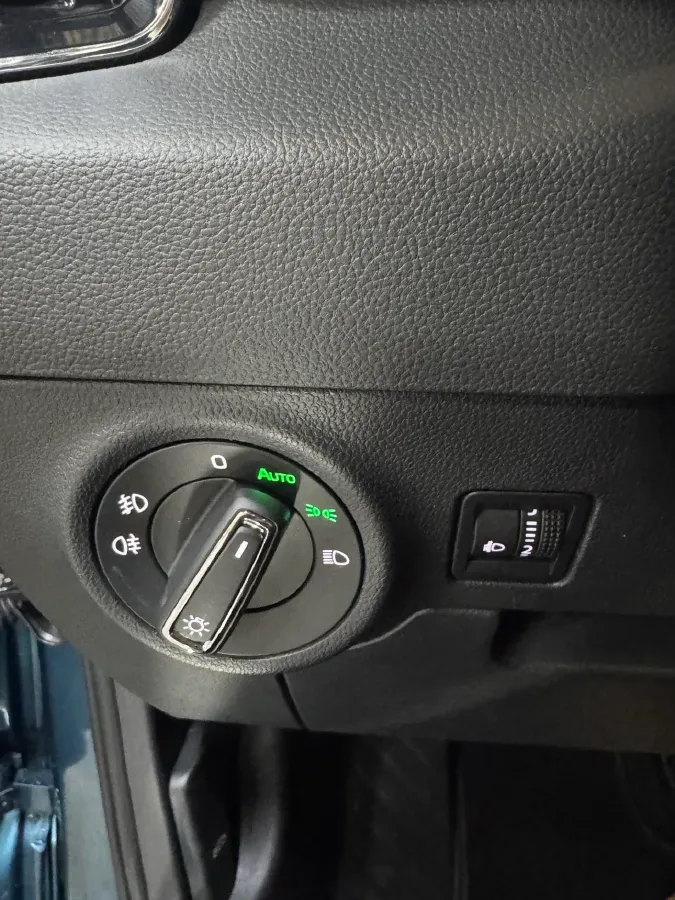 2022 Skoda Karoq 1.4T 150HP L4 7DCT,autocango,china used car exporter,china ev exporter,chinese used car exporter,chinese used ev exporter