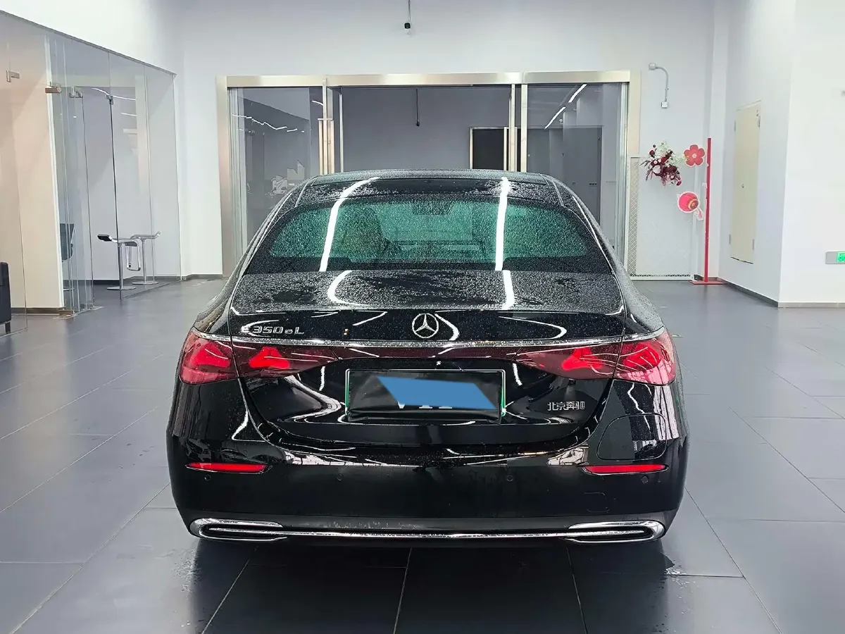 2024 Mercedes-Benz E Class 2.0T 204HP L4 9AT PHEV 25.4KWH,autocango,china used car exporter,china ev exporter,chinese used car exporter,chinese used ev exporter
