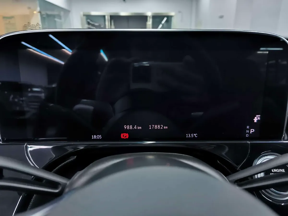 2024 Mercedes-Benz E Class 2.0T 204HP L4 9AT PHEV 25.4KWH,autocango,china used car exporter,china ev exporter,chinese used car exporter,chinese used ev exporter