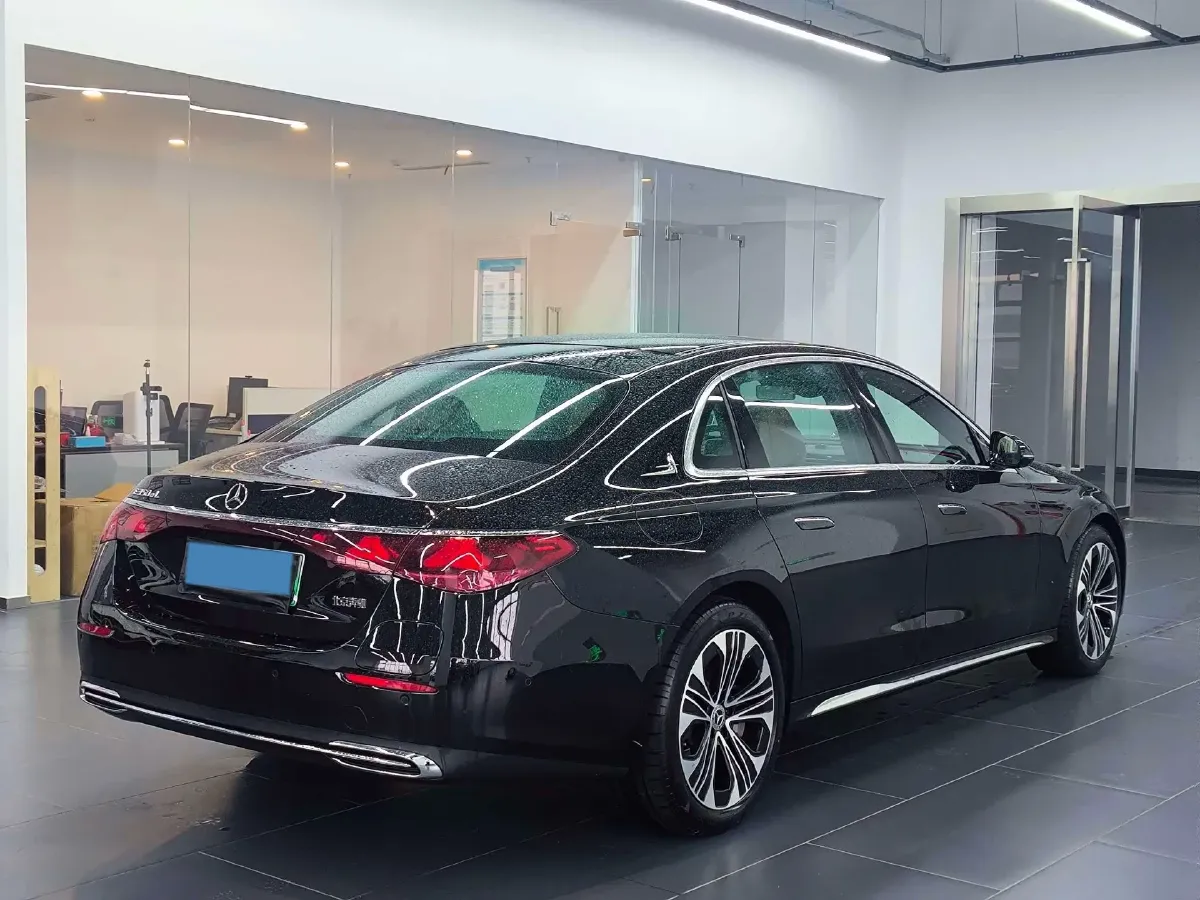 2024 Mercedes-Benz E Class 2.0T 204HP L4 9AT PHEV 25.4KWH,autocango,china used car exporter,china ev exporter,chinese used car exporter,chinese used ev exporter