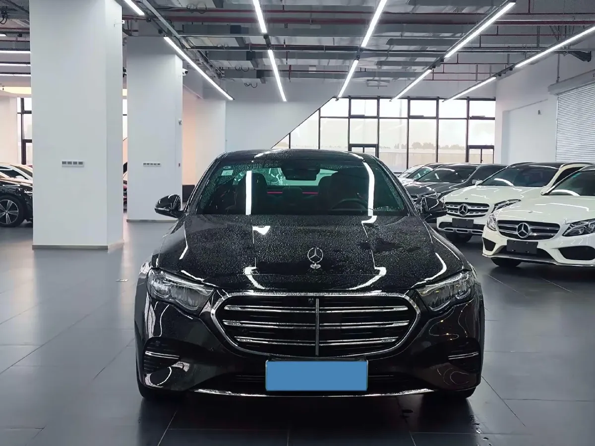 2024 Mercedes-Benz E Class 2.0T 204HP L4 9AT PHEV 25.4KWH,autocango,china used car exporter,china ev exporter,chinese used car exporter,chinese used ev exporter