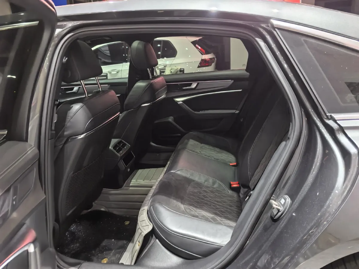 2021 Audi A6L 3.0T 340HP V6 7DCT,autocango,china used car exporter,china ev exporter,chinese used car exporter,chinese used ev exporter