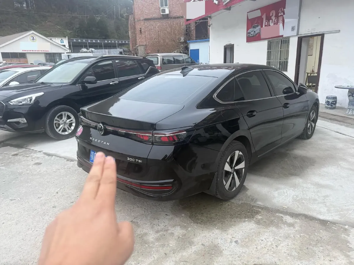 2024 Volkswagen Magotan 1.5T 160HP L4 7DCT,autocango,china used car exporter,china ev exporter,chinese used car exporter,chinese used ev exporter