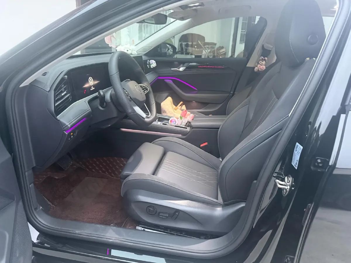 2024 Volkswagen Magotan 1.5T 160HP L4 7DCT,autocango,china used car exporter,china ev exporter,chinese used car exporter,chinese used ev exporter