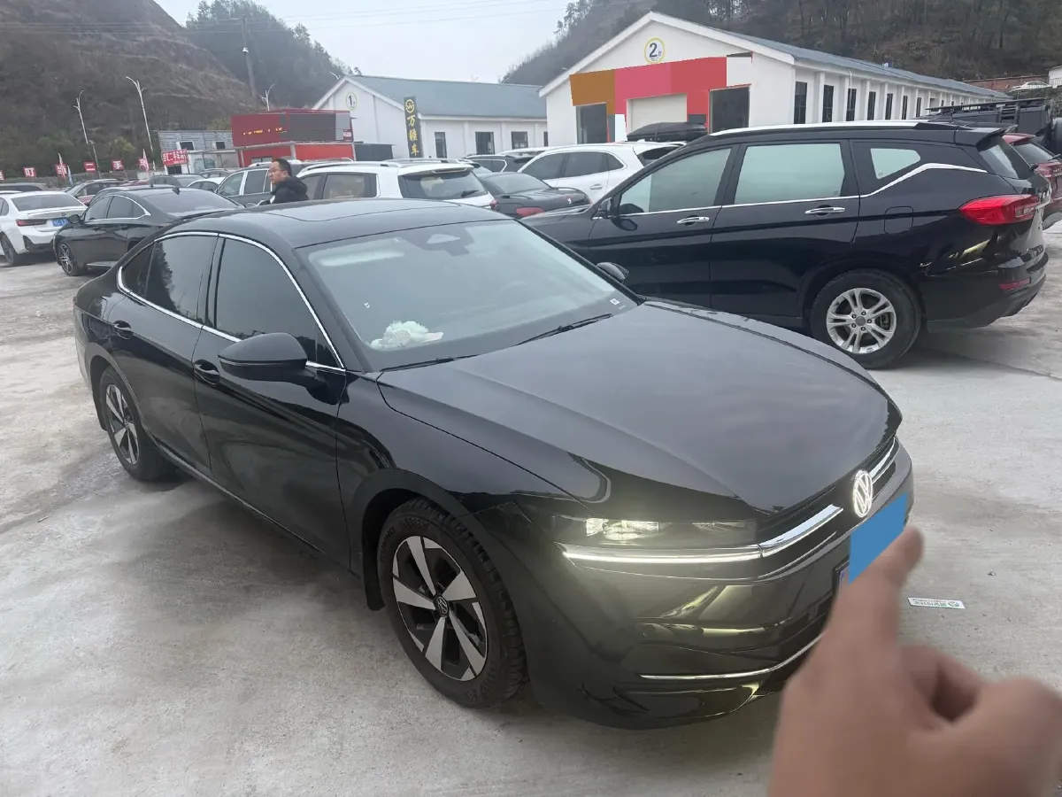 2024 Volkswagen Magotan 1.5T 160HP L4 7DCT,autocango,china used car exporter,china ev exporter,chinese used car exporter,chinese used ev exporter