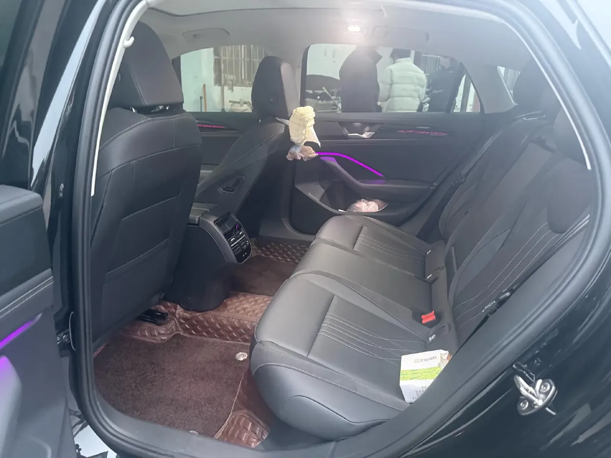 2024 Volkswagen Magotan 1.5T 160HP L4 7DCT,autocango,china used car exporter,china ev exporter,chinese used car exporter,chinese used ev exporter