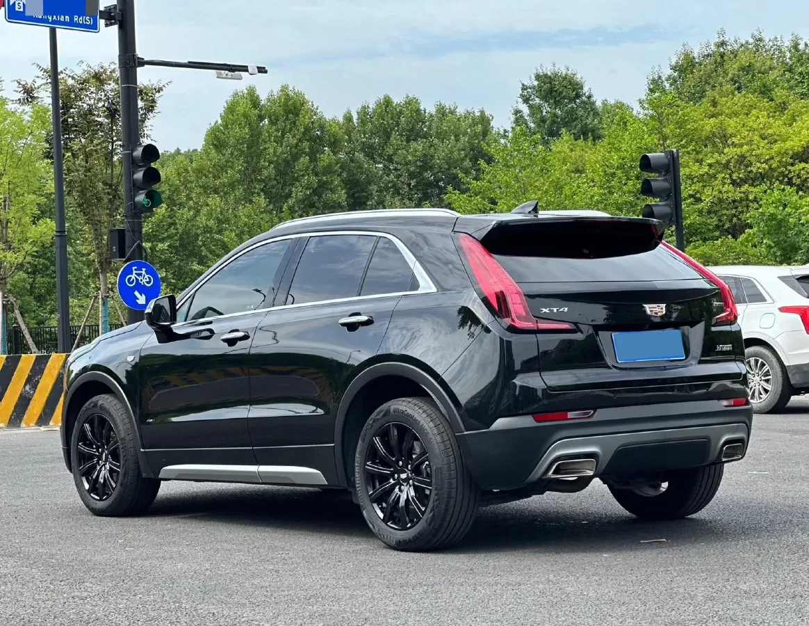 2022 Cadillac XT4 2.0T 237HP L4 9AT,autocango,china used car exporter,china ev exporter,chinese used car exporter,chinese used ev exporter
