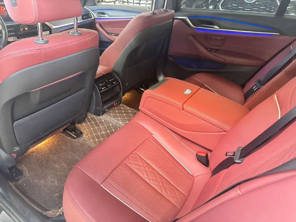 2022 BMW 5 Series 2.0T 252HP L4 8AT,autocango,china used car exporter,china ev exporter,chinese used car exporter,chinese used ev exporter