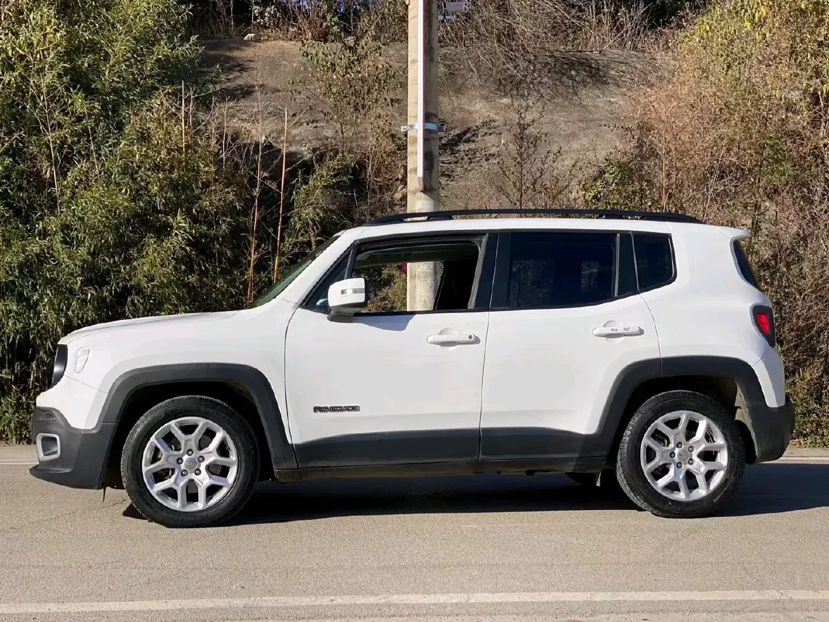 2017 Jeep Renegade 1.4T 150HP L4 7DCT,autocango,china used car exporter,china ev exporter,chinese used car exporter,chinese used ev exporter