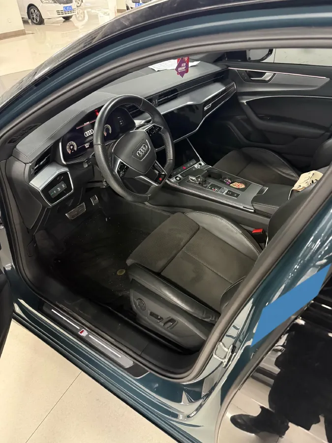 2021 Audi A6 2.0T 245HP L4 7DCT,autocango,china used car exporter,china ev exporter,chinese used car exporter,chinese used ev exporter