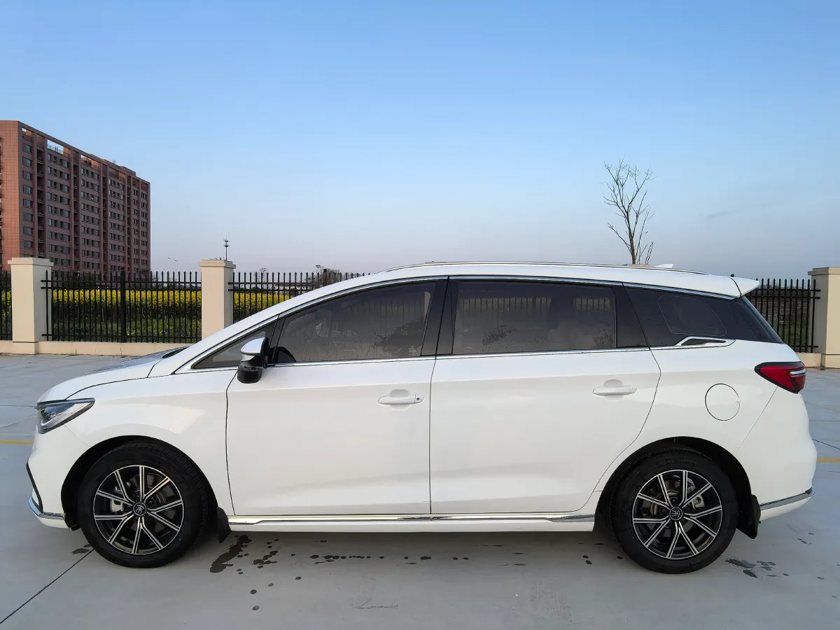 2022 Roewe RX5 MAX 2.0T 231HP L4 8AT,autocango,china used car exporter,china ev exporter,chinese used car exporter,chinese used ev exporter