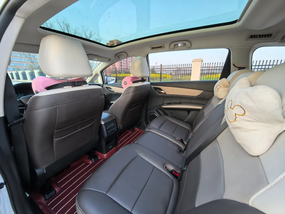 2022 Roewe RX5 MAX 2.0T 231HP L4 8AT,autocango,china used car exporter,china ev exporter,chinese used car exporter,chinese used ev exporter