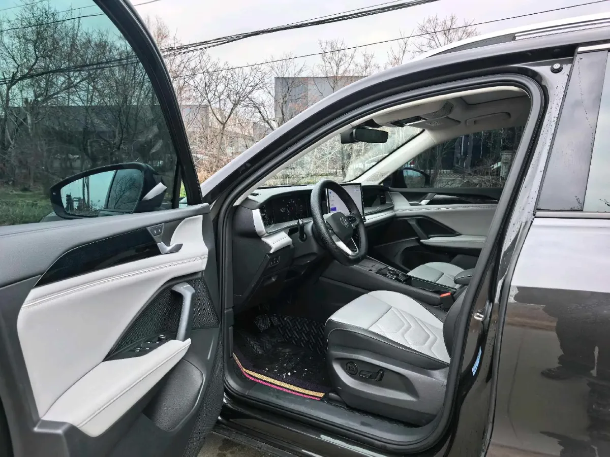 2024 Volkswagen Tayron 2.0T 186HP L4 7DCT,autocango,china used car exporter,china ev exporter,chinese used car exporter,chinese used ev exporter