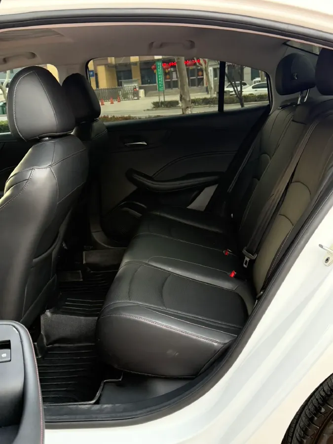 2023 Roewe i5 1.5L 129HP L4 CVT,autocango,china used car exporter,china ev exporter,chinese used car exporter,chinese used ev exporter