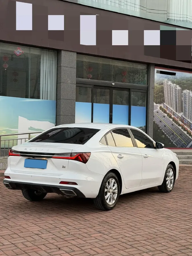 2023 Roewe i5 1.5L 129HP L4 CVT,autocango,china used car exporter,china ev exporter,chinese used car exporter,chinese used ev exporter