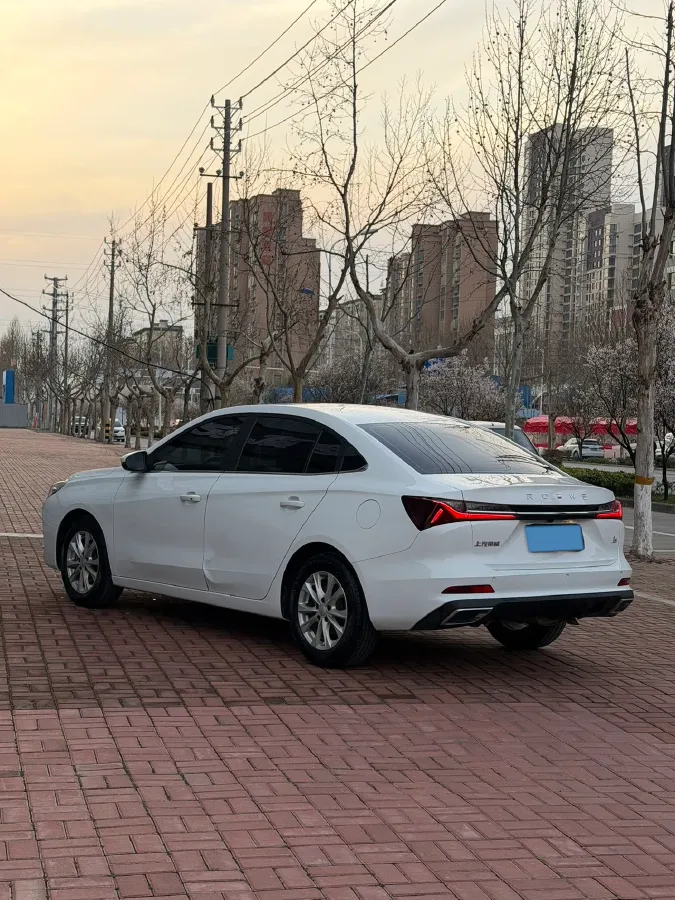 2023 Roewe i5 1.5L 129HP L4 CVT,autocango,china used car exporter,china ev exporter,chinese used car exporter,chinese used ev exporter