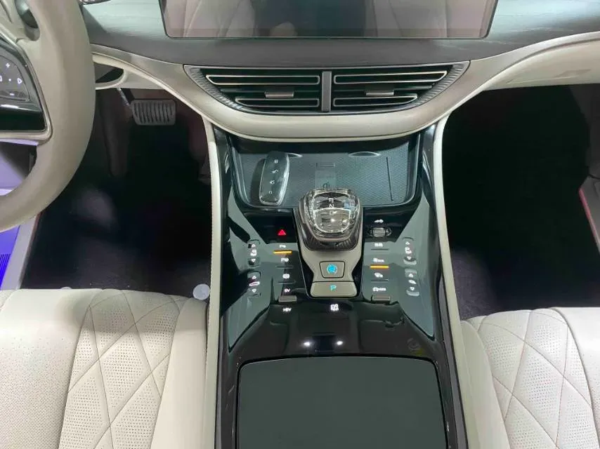 2022 Mercedes-Benz GLC Class 2.0T 197HP L4 9AT,autocango,china used car exporter,china ev exporter,chinese used car exporter,chinese used ev exporter