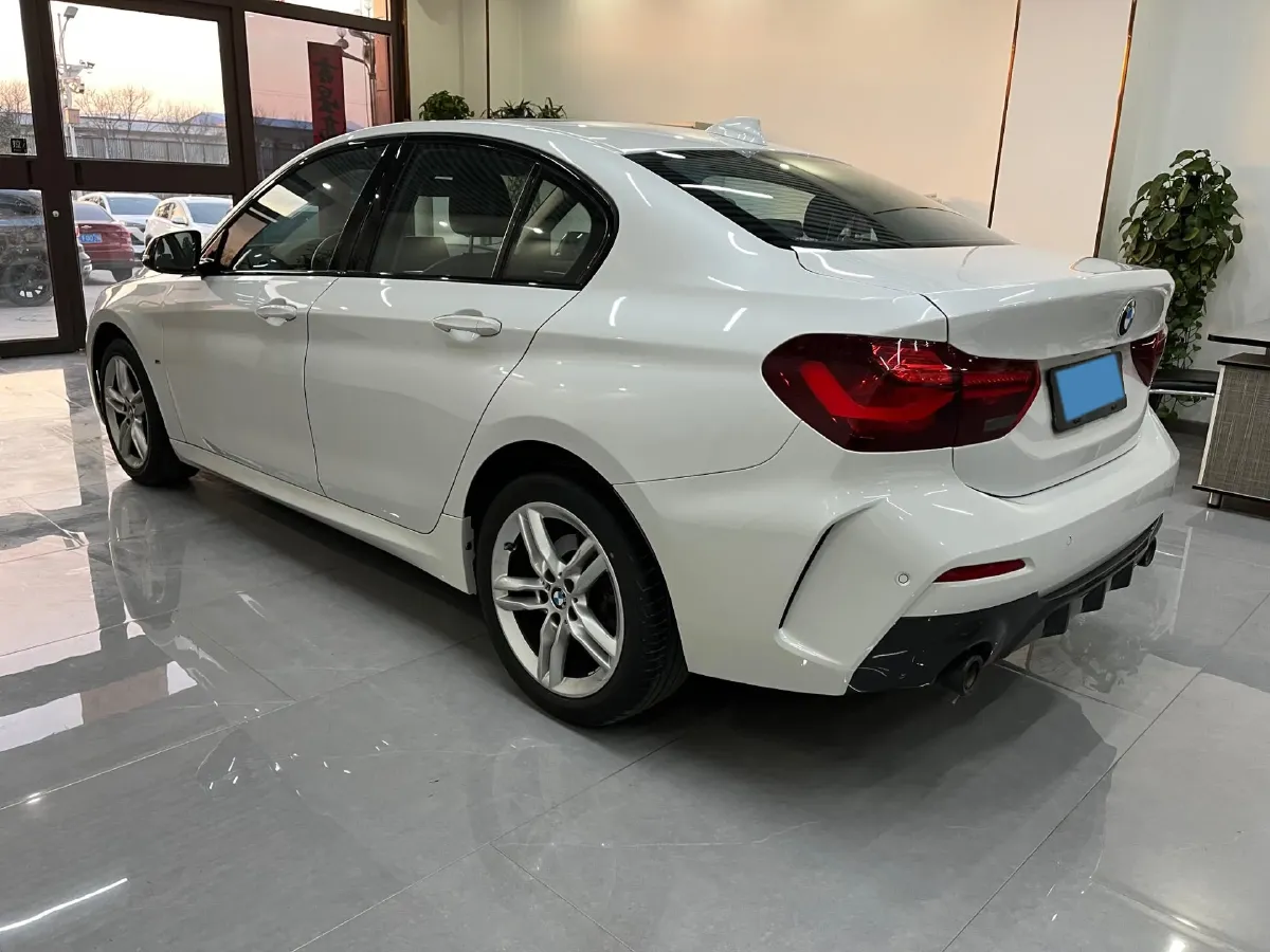 2023 BMW 1 Series 1.5T 136HP L3 7DCT,autocango,china used car exporter,china ev exporter,chinese used car exporter,chinese used ev exporter