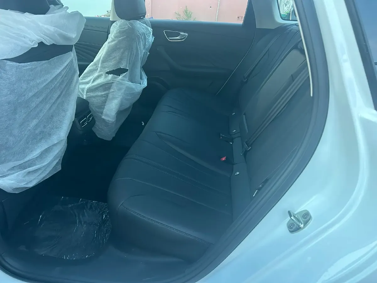 2025 Roewe D7 1.5L 112HP L4 1DHT PHEV 19.7KWH,autocango,china used car exporter,china ev exporter,chinese used car exporter,chinese used ev exporter