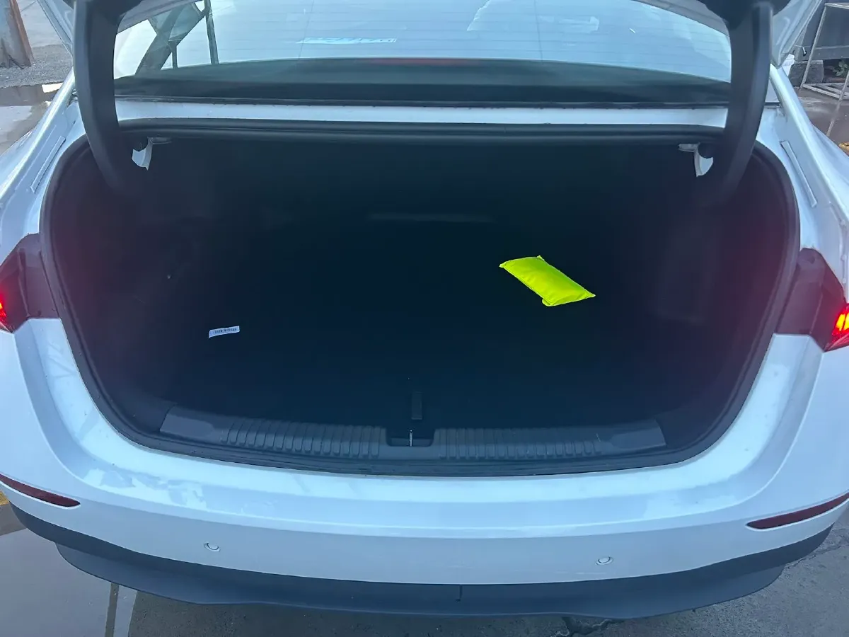 2025 Roewe D7 1.5L 112HP L4 1DHT PHEV 19.7KWH,autocango,china used car exporter,china ev exporter,chinese used car exporter,chinese used ev exporter