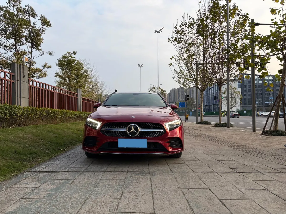 2020 Mercedes-Benz A Class 1.3T 163HP L4 7DCT,autocango,china used car exporter,china ev exporter,chinese used car exporter,chinese used ev exporter