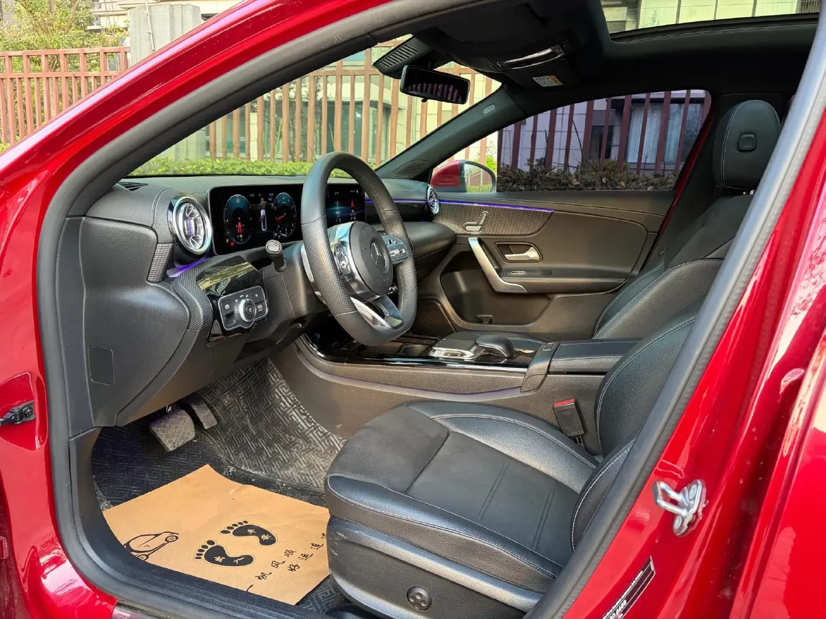 2020 Mercedes-Benz A Class 1.3T 163HP L4 7DCT,autocango,china used car exporter,china ev exporter,chinese used car exporter,chinese used ev exporter