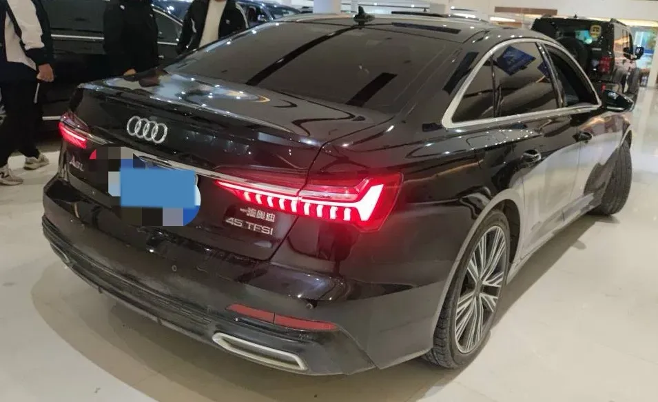 2021 Audi A6L 2.0T 190HP L4 7DCT,autocango,china used car exporter,china ev exporter,chinese used car exporter,chinese used ev exporter