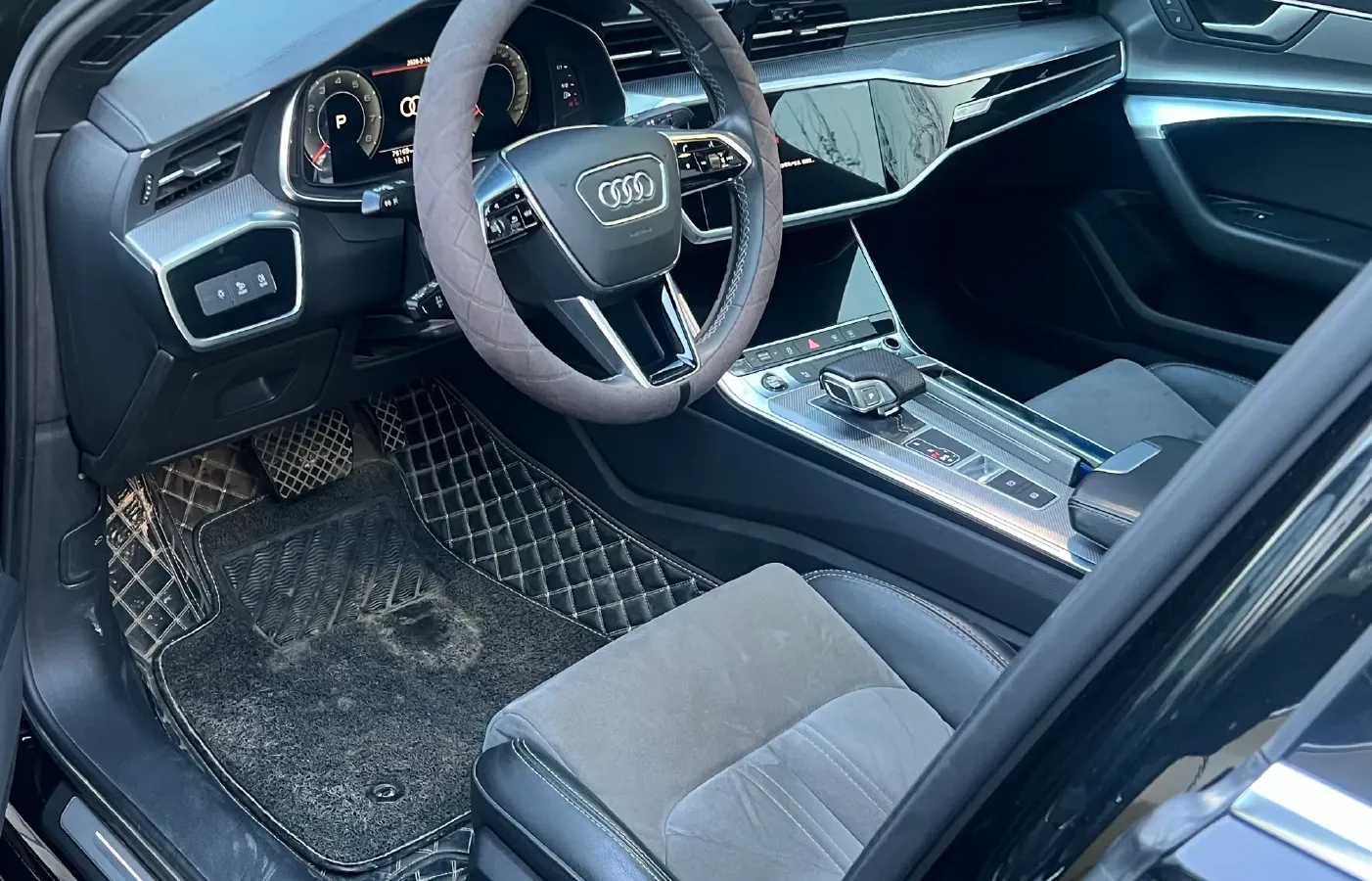 2021 Audi A6L 2.0T 190HP L4 7DCT,autocango,china used car exporter,china ev exporter,chinese used car exporter,chinese used ev exporter