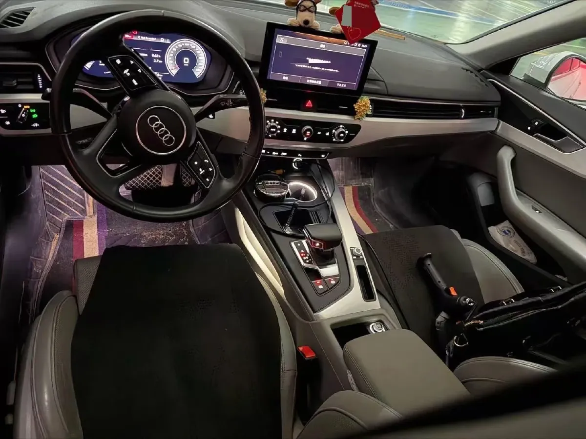 2020 Audi A4L 2.0T 190HP L4 7DCT,autocango,china used car exporter,china ev exporter,chinese used car exporter,chinese used ev exporter