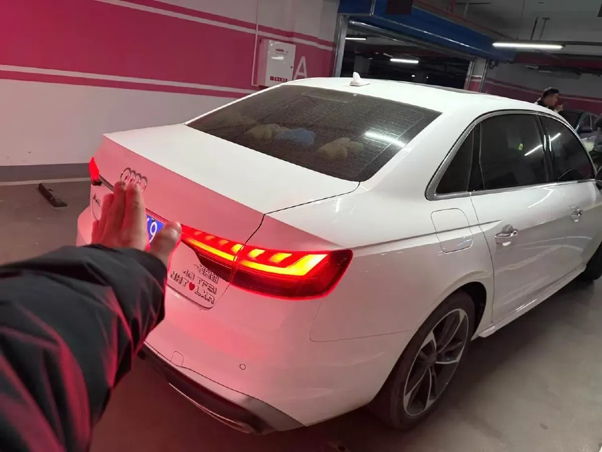 2020 Audi A4L 2.0T 190HP L4 7DCT,autocango,china used car exporter,china ev exporter,chinese used car exporter,chinese used ev exporter