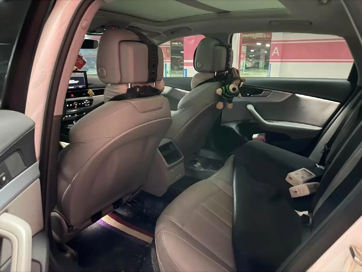 2020 Audi A4L 2.0T 190HP L4 7DCT,autocango,china used car exporter,china ev exporter,chinese used car exporter,chinese used ev exporter