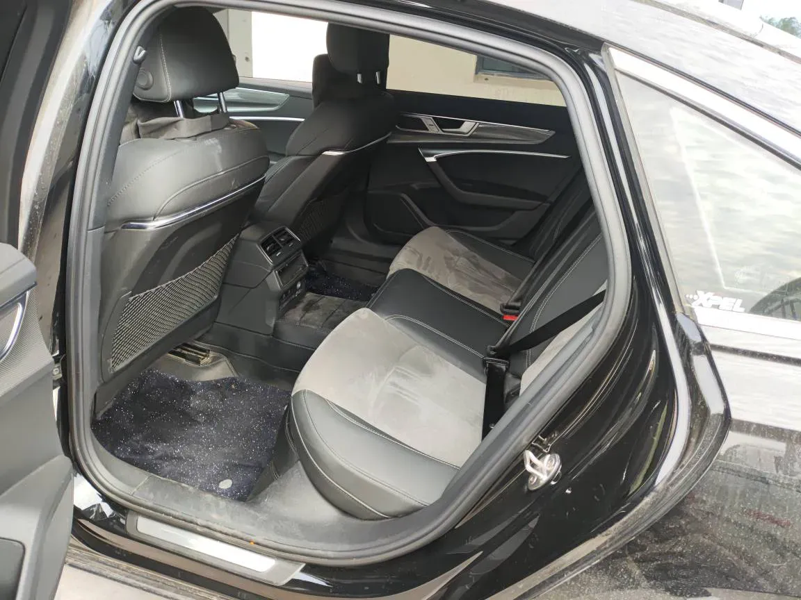 2023 Audi A6L 2.0T 190HP L4 7DCT,autocango,china used car exporter,china ev exporter,chinese used car exporter,chinese used ev exporter