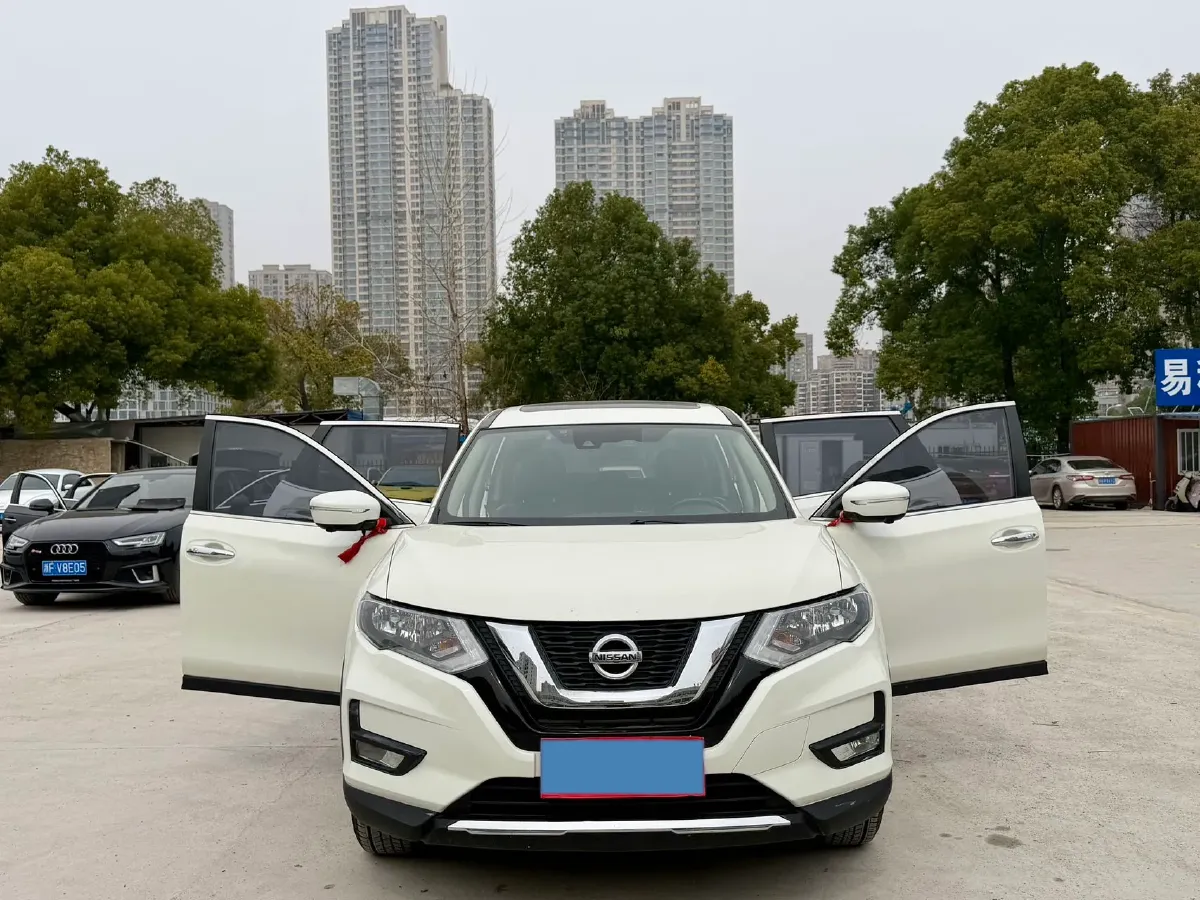 2021 Nissan X-Trail 2.0L 151HP L4 CVT,autocango,china used car exporter,china ev exporter,chinese used car exporter,chinese used ev exporter