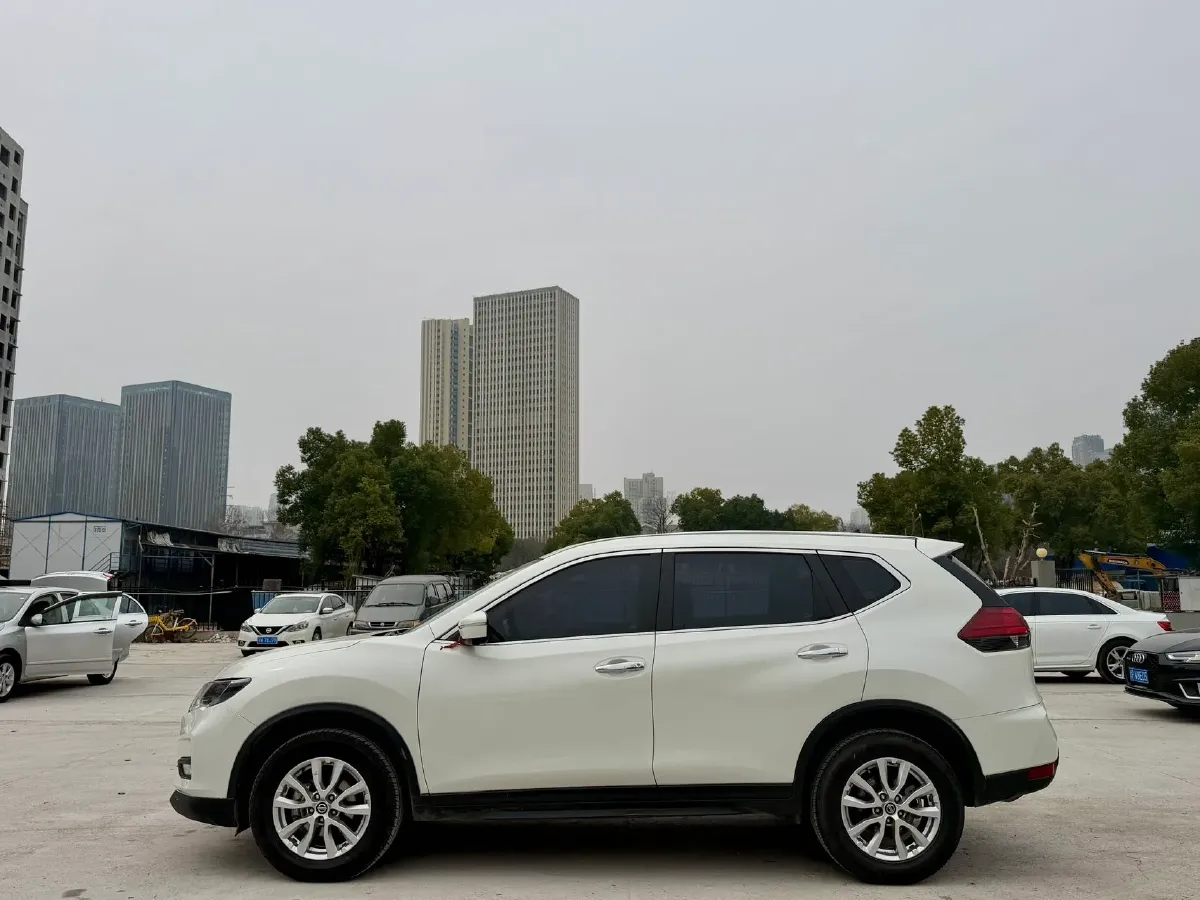 2021 Nissan X-Trail 2.0L 151HP L4 CVT,autocango,china used car exporter,china ev exporter,chinese used car exporter,chinese used ev exporter