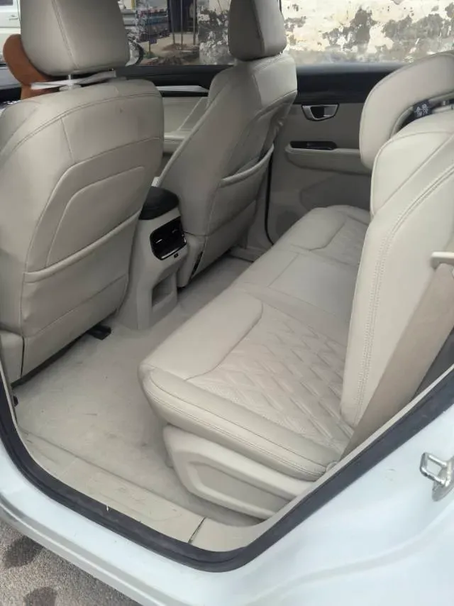 2021 WuLing XingChen 1.5T 147HP L4 CVT,autocango,china used car exporter,china ev exporter,chinese used car exporter,chinese used ev exporter