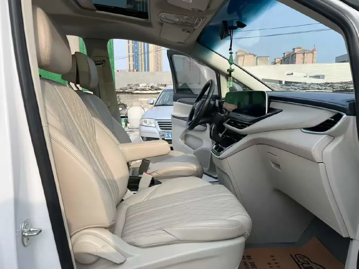 2023 Buick GL8 2.0T 237HP L4 9AT,autocango,china used car exporter,china ev exporter,chinese used car exporter,chinese used ev exporter
