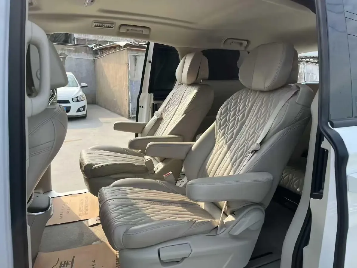 2023 Buick GL8 2.0T 237HP L4 9AT,autocango,china used car exporter,china ev exporter,chinese used car exporter,chinese used ev exporter