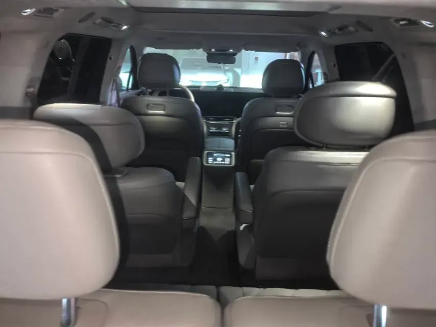 2025 AITO AITO M9 REEV 160HP REEV 52KWH,autocango,china used car exporter,china ev exporter,chinese used car exporter,chinese used ev exporter