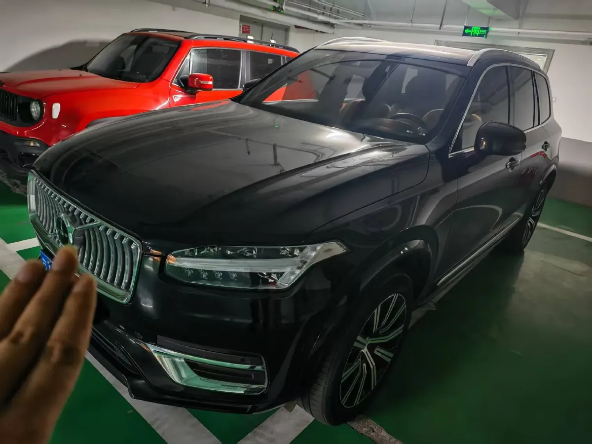2022 Volvo XC90 2.0T 250HP L4 8AT,autocango,china used car exporter,china ev exporter,chinese used car exporter,chinese used ev exporter