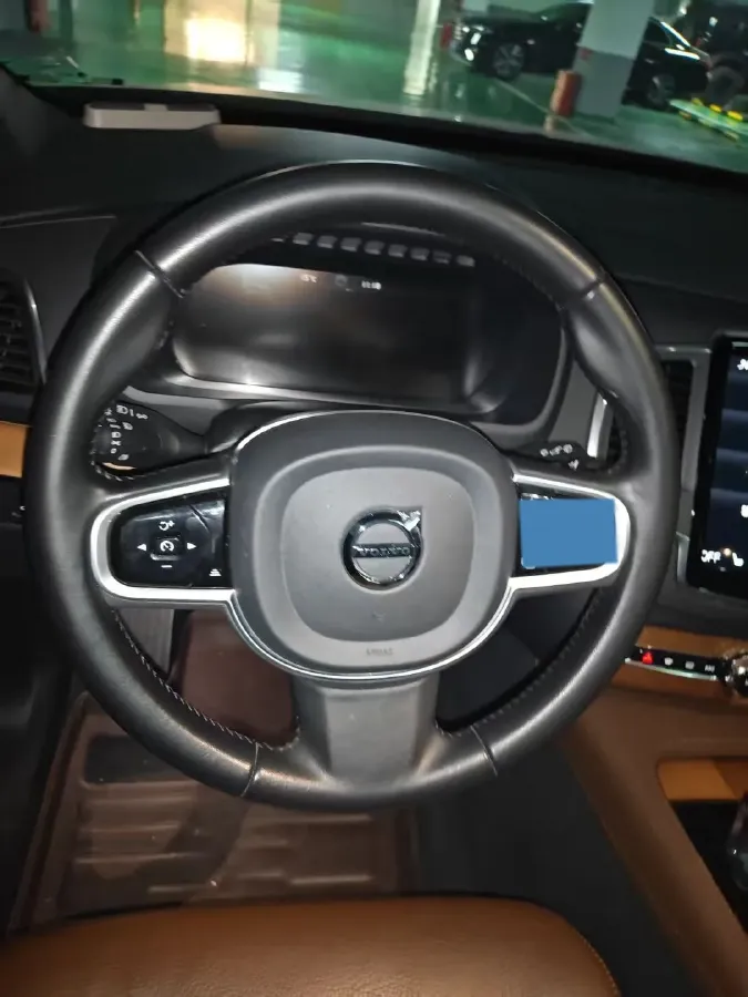 2022 Volvo XC90 2.0T 250HP L4 8AT,autocango,china used car exporter,china ev exporter,chinese used car exporter,chinese used ev exporter