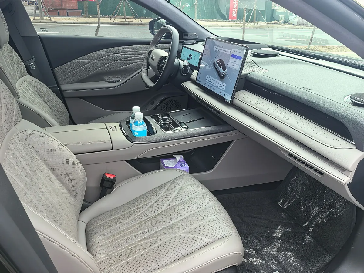 2025 Geely Galaxy Starshine 8 1.5T 163HP L4 3DHT PHEV 27.69KWH,autocango,china used car exporter,china ev exporter,chinese used car exporter,chinese used ev exporter