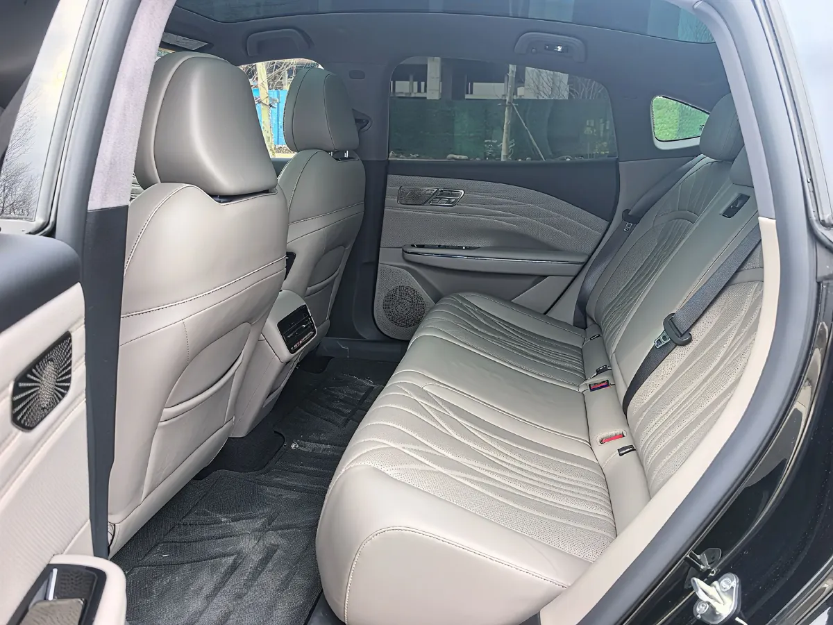 2025 Geely Galaxy Starshine 8 1.5T 163HP L4 3DHT PHEV 27.69KWH,autocango,china used car exporter,china ev exporter,chinese used car exporter,chinese used ev exporter