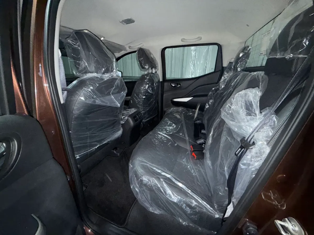 2023 Nissan Navara 2.5L 190HP L4 7AT,autocango,china used car exporter,china ev exporter,chinese used car exporter,chinese used ev exporter