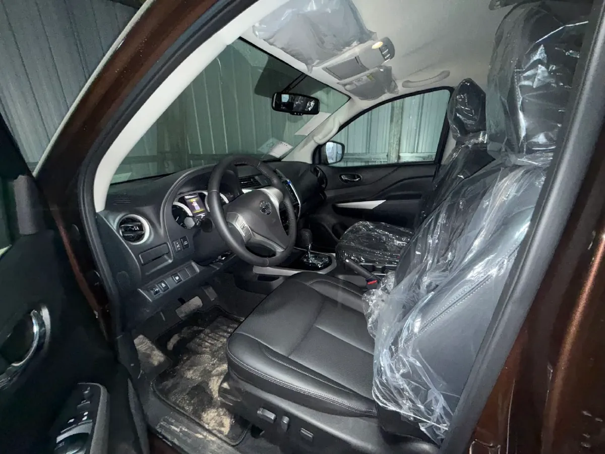 2023 Nissan Navara 2.5L 190HP L4 7AT,autocango,china used car exporter,china ev exporter,chinese used car exporter,chinese used ev exporter