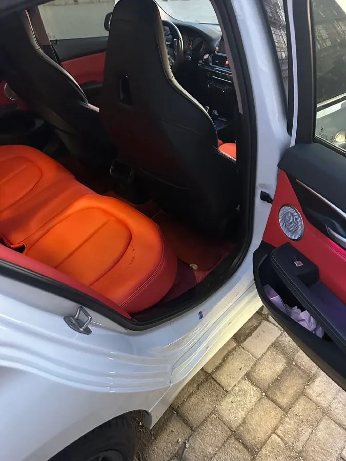 2021 BMW 1 Series 2.0T 192HP L4 7DCT,autocango,china used car exporter,china ev exporter,chinese used car exporter,chinese used ev exporter